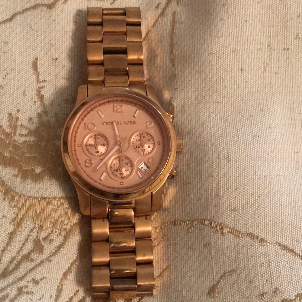 Michael kors rose gold watch